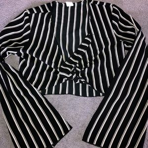 Long sleeve tie front crop top